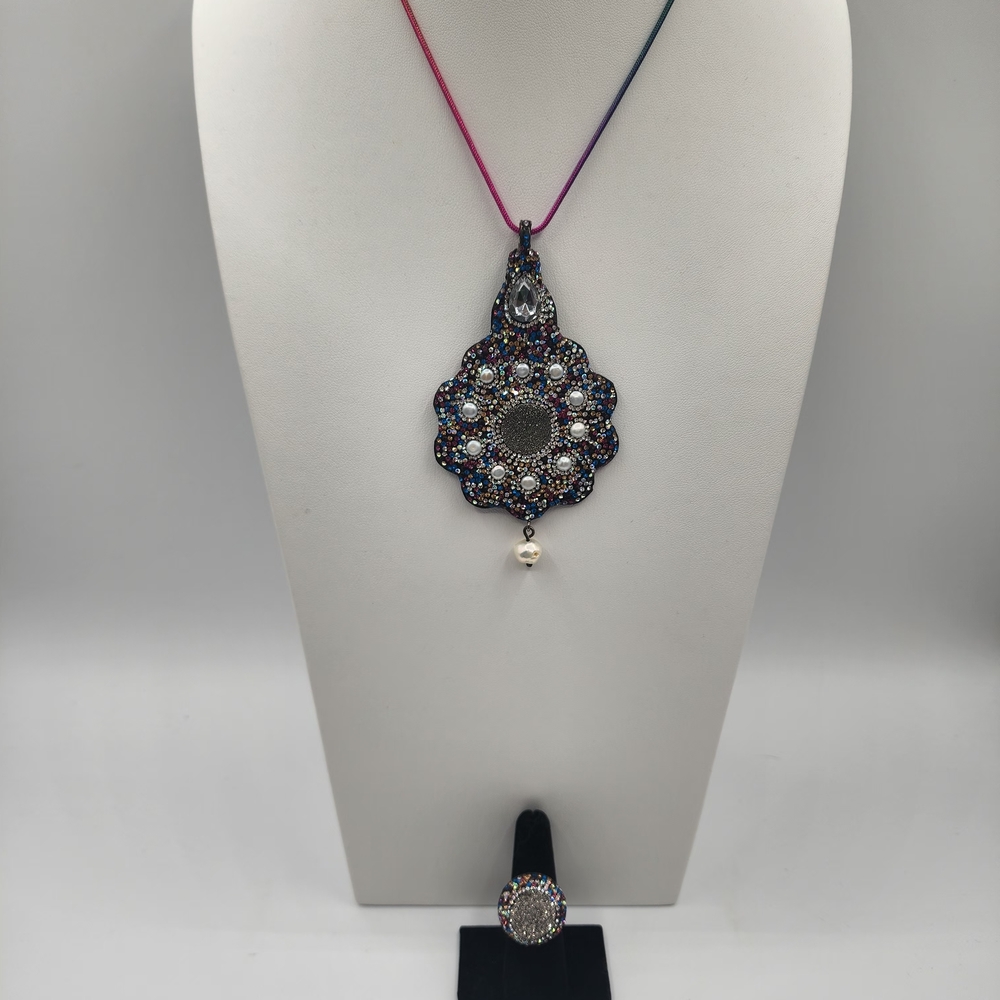 Art Deco Multicolor Sparkling Pendant Necklace and Ring Set